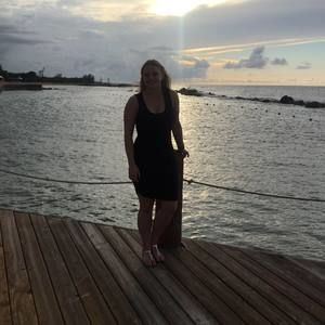 Meet your Posher, Alyson